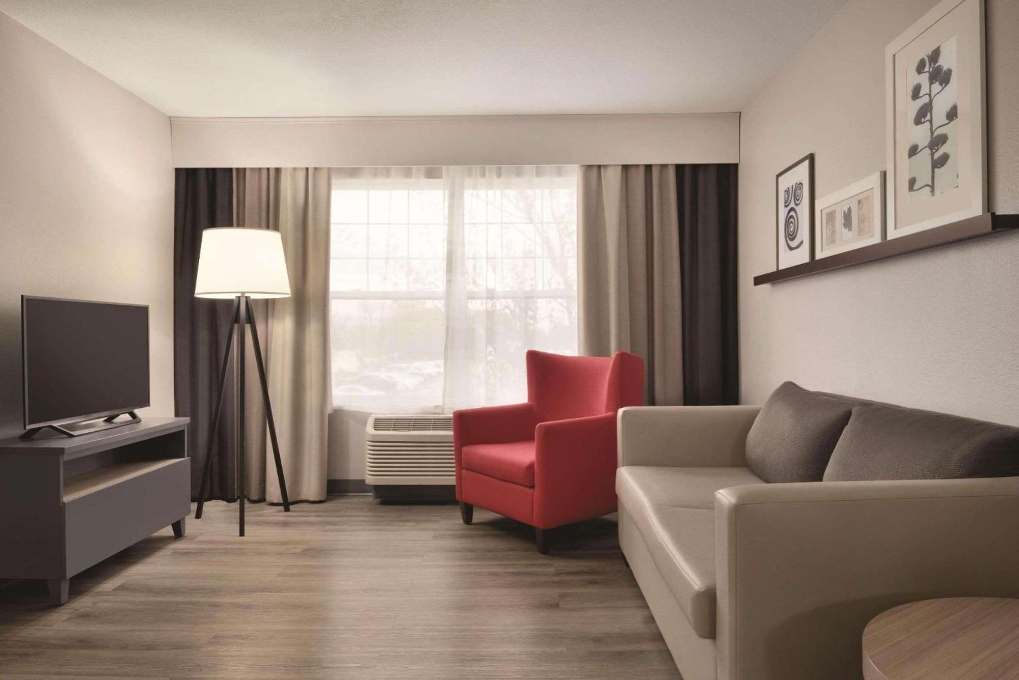 Country Inn & Suites By Radisson, Waterloo, Ia Dış mekan fotoğraf