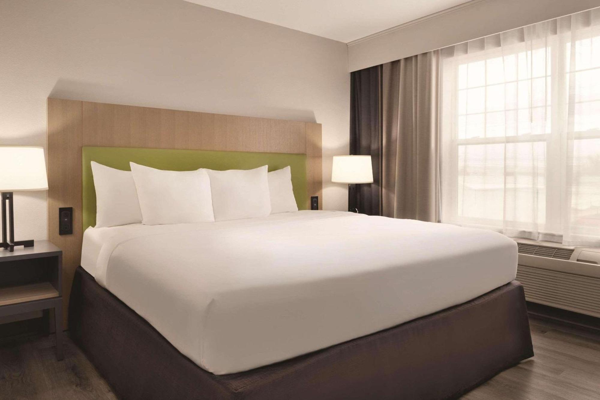 Country Inn & Suites By Radisson, Waterloo, Ia Dış mekan fotoğraf