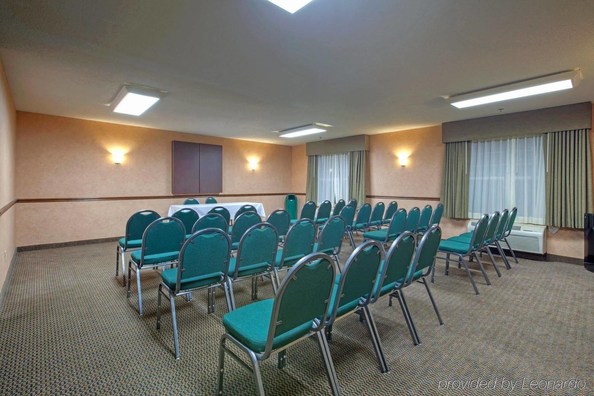 Country Inn & Suites By Radisson, Waterloo, Ia İş olanakları fotoğraf